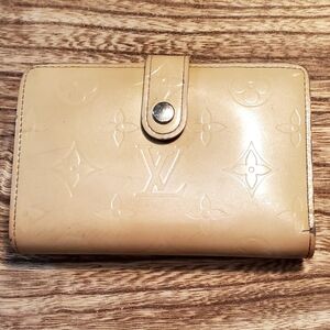 Louis Vuitton Vernis Kiss lock wallet